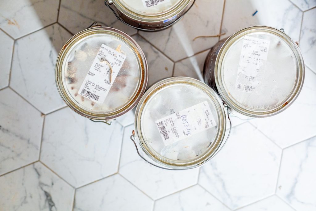 garden paint to varnish Hro